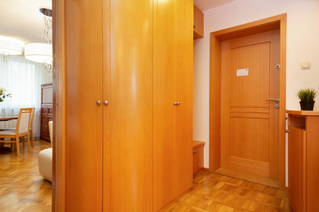 Two-Bedroom Family Apartment Esperanto Next To Klif By Noclegi Renters وارسو المظهر الخارجي الصورة